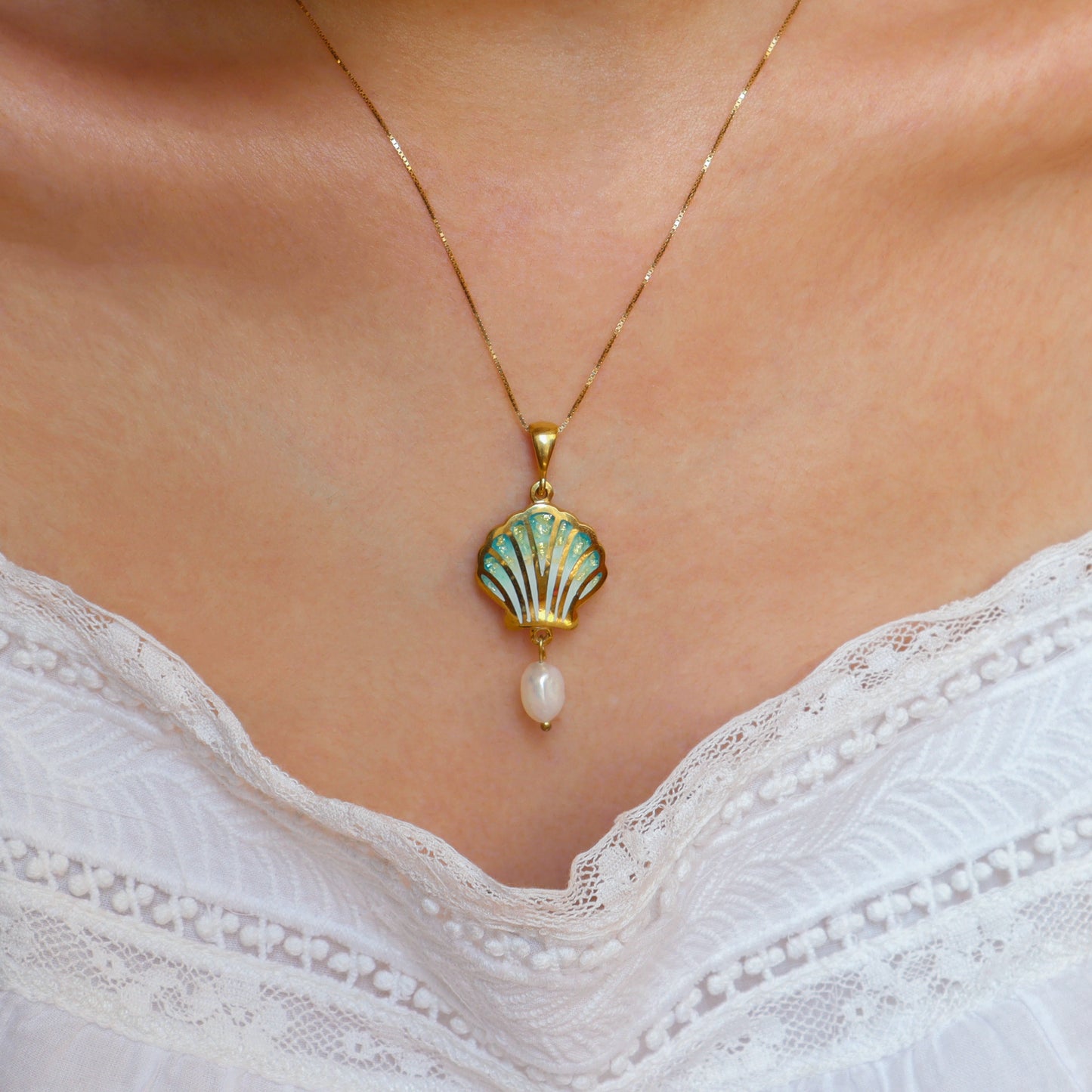 shell necklace, gold seashel necklace, cloisonne enamel jewelry