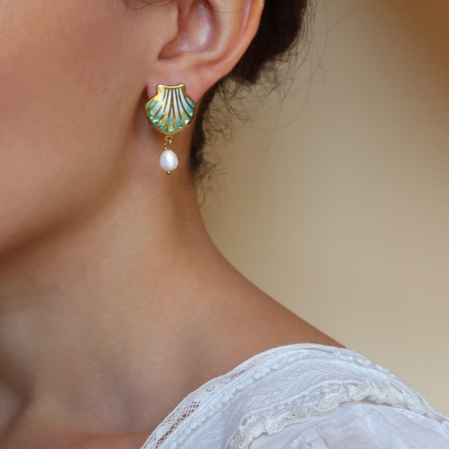 enamel seashel earrings, minankari, georgian enamel