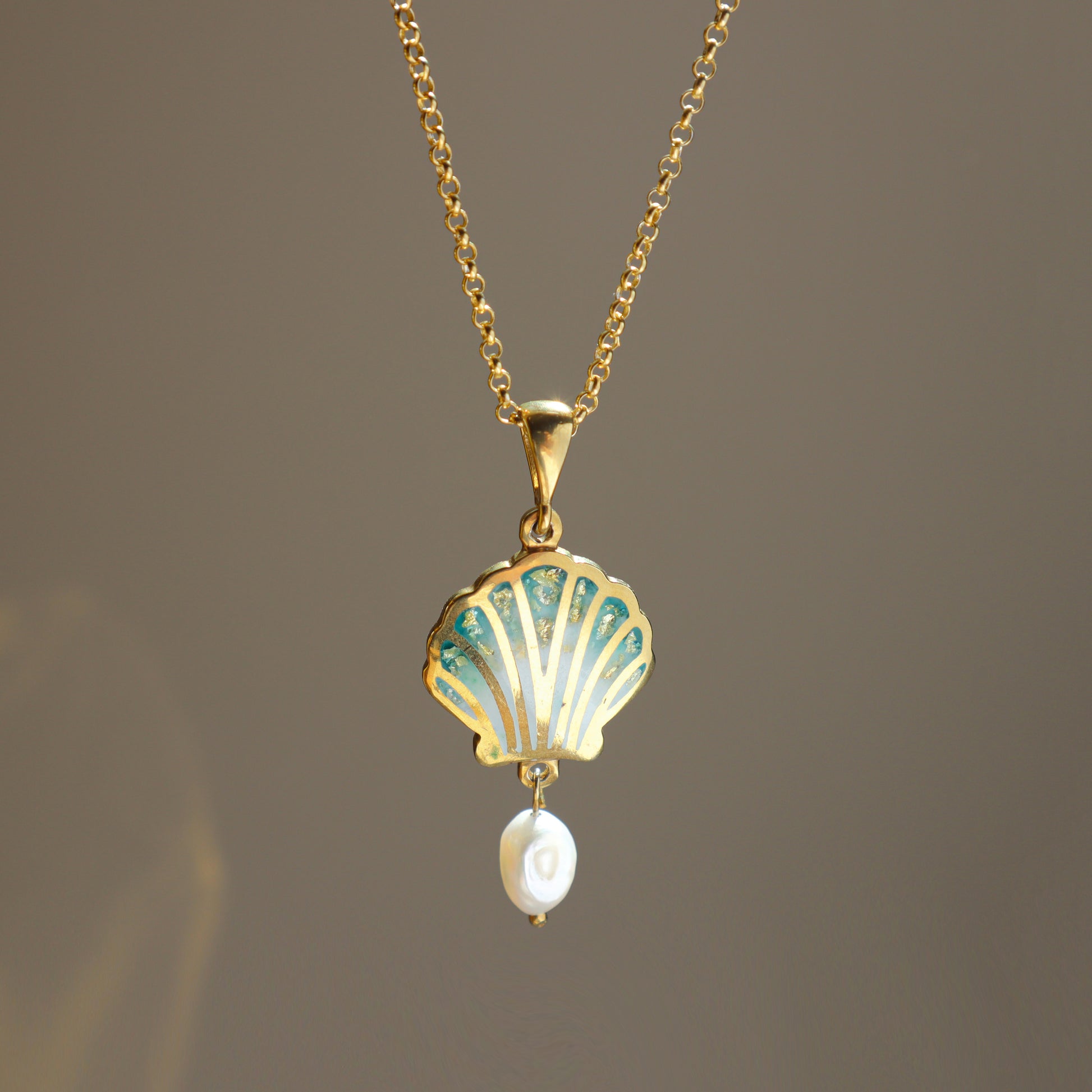 gold seashell necklace, minankari, gold necklaces for women